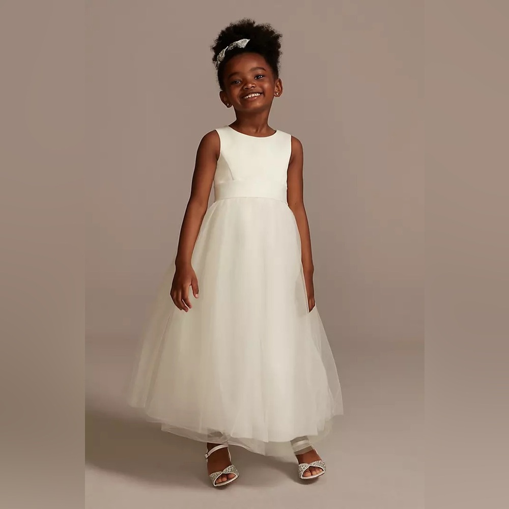 Flower girl Ivory satin dress size 6 description NWT